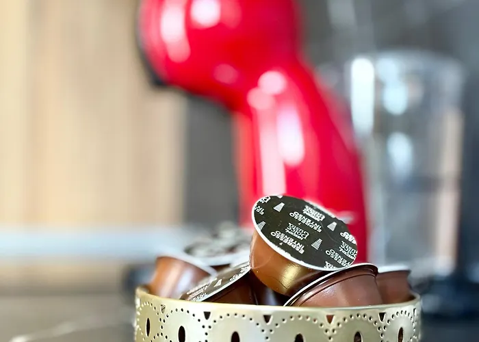 2br In Centre Apartment Warna