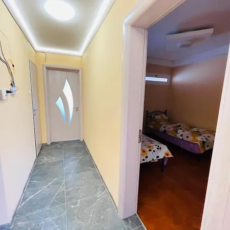 2br In Centre Apartment *